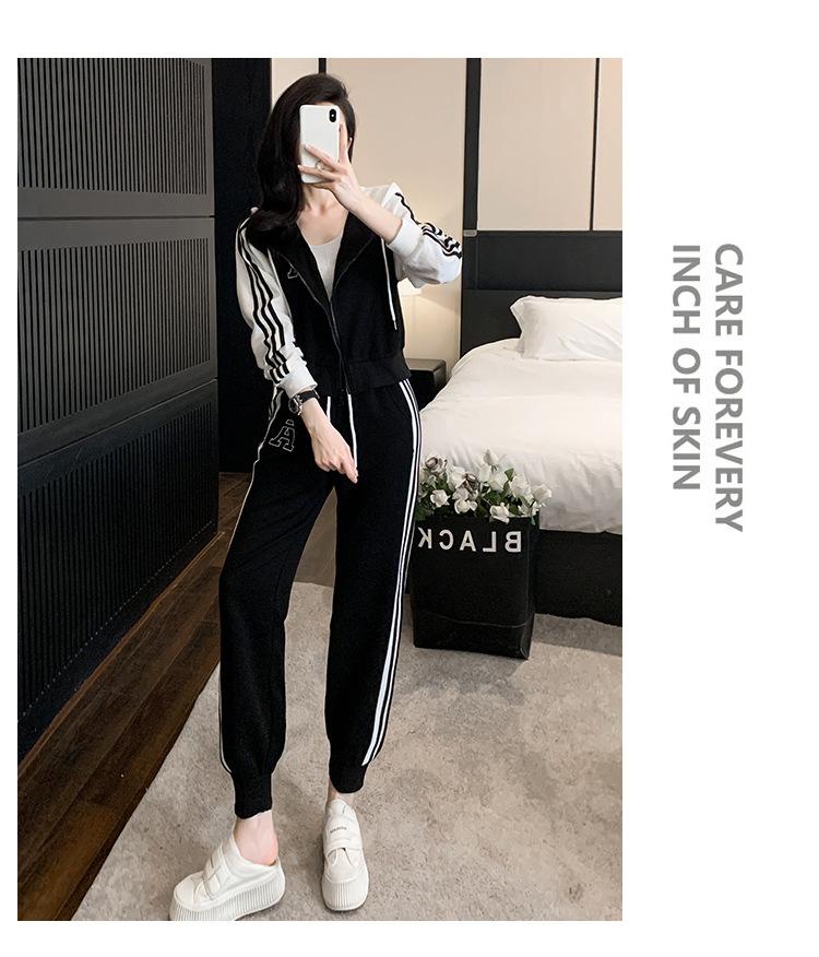 跨境淘货源2023秋季新款街头潮流减龄小个子爆款欧货网红款运动套装休闲运动气质休闲时尚流行新款秋装秋装女装时尚套装套装女装秋季套装女套装女女士运动服女装两件套套装卫衣套装休闲套装秋季套装女装时尚套装盐系休闲套装女装2023百搭设计感小众洋气欧货阿里国际站跨境采购Cross-border, shopping source, foreign trade, export, 2023 fall, new, street trend, explosive, European goods, network red, sportswear, leisure sports, temperament leisure, fashion popular, new autumn wear, autumn women's wear, fashion suit, women's wear, women's wear, women's wear, women's sportswear, women's two-piece, hoodie suit, casual suit, autumn suit, women's wear, Fashion suit salt department, casual suit women's dress, Ali International Station, cross-border procurement