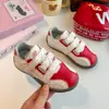 Zapatillas de entrenamiento para niñas estilo coreano, nuevas zapatillas para niños primavera y otoño 2026 con suelas blandas, zapatillas deportivas transpirables, zapatillas casuales para niñas pequeñas