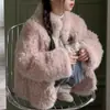Suéter de lã de cordeiro infantil 2026 novo estilo roupas de menina engrossado outono e inverno quente moda casaco top