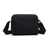 Bolsa de ombro mini simples de cor sólida 2026 nova moda casual esportiva bolsa transversal horizontal com logotipo estampado