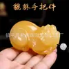 Ornamento Portátil de Pixiu de Jade Amarelo Natural, Repolho de Jade Amarelo de Alta Qualidade, Porco da Sorte, Sapo Dourado em Jade, Atacado de Ornamentos Culturais e Artísticos