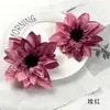 Estilo Sencillo Dahlia con Núcleo de Lana DIY Tela de Seda Flor Artificial Pasador Material Flor de Boda para Pared Arreglo Accesorios de Fotografía