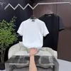 Camiseta Masculina Casual Versátil de Manga Curta com Letras em Relevo Ins Tendência Americana Novo Design de Verão High-End