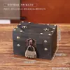 Caja de Almacenamiento Cuadrada de Madera con Remaches Retro Caja de Madera para Guardar Anillos Collares Joyería Caja de Decoración de Exhibición Antigua de Escritorio