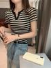 Camiseta de Manga Corta con Cuello Abierto a Rayas y Bloques de Color de Moda para Mujer, Nuevo Top Versátil Ajustado para el Verano 2026