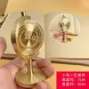 Cem milhões de ornamentos sólidos de latão, decorações criativas de moeda rotativa para mesa e carro para alívio do estresse