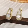 Pendientes de Zirconia en Forma de Gota de Lujo Ligero con Diseño Único, Pendientes Súper Brillantes para el Trabajo y Citas, Versátiles y Elegantes, Pendientes Adelgazantes