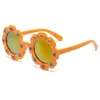 Óculos de sol infantis para meninas, óculos de sol decorativos fofos com flor e letra, óculos de sol à prova de UV para viagens de verão na praia