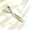 Cuchara de acero inoxidable 316, una cuchara elegante y de mango largo para uso doméstico, un diseño creativo adecuado para niños, y se puede usar para servir sopa, postres y como cuchara decorativa