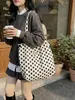 Bolsa de Tela Nueva Colección Primavera-Verano Transfronteriza Estilo Perezoso con Diseño de Puntos, Elegante y Versátil, Bolso de Hombro para Compras, Bolsa Tote