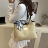 Bolso Tote Rayado de Color Contrastante para Mujer 2025 Nuevo Verano Nicho Casual Moda Casual Portátil Hombro Axila