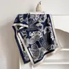 2025 Bufanda Retro Transfronteriza Otoño e Invierno Selva Tropical Imitación Cachemir Shawl Cálido de Moda y Elegante Venta al por Mayor