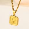 Collar de acero inoxidable dorado de 18 quilates de Amazon Hip Hop para hombre, estilo europeo y americano, con colgante de 26 letras en inglés.