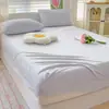 Sábana Bajera de Terciopelo de Leche Versión Engrosada Cubrecolchón de Calentamiento Rápido de Tres Segundos Fabricante Venta al Por Mayor Sábana Bajera de Una Pieza Personalización por Muestra Faldón de Cama Cubrecolchón