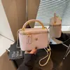 Bolsa Quadrada Pequena Nova de Textura Trama Primavera 2026 Feminina Estilo Coreano Versátil Bolsa de Ombro Único Transversal Bolsa de Mão de Moda de Alta Qualidade