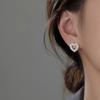 Novos brincos de amor de prata quebrados sem especificação, brincos leves de luxo, brincos femininos, parafusos de personalidade, boné de orelha diário, tudo combinado