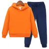 Outono 2025 Algodão Esportivo Pequeno Médio Grande Crianças Meninos Meninas Esportivo Jardim de Infância Conjunto de Duas Peças com Calça com Punho em Estoque Tendência
