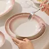 Juego de cuenco y plato de boda de alto valor con relieve en bajo vidriado estilo francés, vajilla de cerámica para uso doméstico para bodas, regalo de inauguración de casa