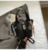 Bolso de Mano de Alta Gama Transfronterizo 2025 Verano Versión Coreana Nueva Moda Versátil de un Hombro Cruzado con Cierre Bolso Balde