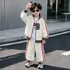 Roupa de Outono para Meninos Comércio Exterior Roupas Infantis 2026 Outono Novo Conjunto de Cardigã e Calça BOB Letras Conjunto de Duas Peças