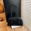 Bolsa de Axila Retro de Nicho para Pedido Estrangeiro para Mulheres 2025 Nova Bolsa Almofada de Alta Qualidade Bolsa de Ombro Versátil de Grande Capacidade
