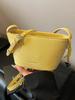 Bolsas Pequenas Populares Deste Ano para Mulheres no Verão de 2025 Nova Bolsa Transversal de Ombro Simples e Versátil Bolsa Balde Estilo Coreano