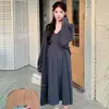Conjunto de dos piezas de cárdigan de punto suave y acogedor + vestido de tirantes de maternidad, corte holgado, adelgazante, conjunto casual y elegante de dos piezas para mujeres embarazadas