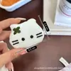 Fofo desenho animado KT gatinho de pelúcia pingente coelho broche cachecol meias acessórios chinelos chapéu acessórios de vestuário