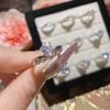 Camélia 2024 Novo Anel de Diamante de Simulação em Forma de Coração Moderno Banhado a Ouro 18K Diamante de Zircônio Brilhante Anel Aberto de Alta Qualidade para Mulheres