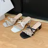 Sandalias de tacón de aguja con punta cuadrada y pedrería estilo francés para mujer, nuevo modelo primavera-verano 2026, tacones altos cruzados sexys y elegantes de estilo francés