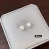 Nuevos Pendientes de Clip sin Perforar con Flor y Perla 2025 para Mujer, Pendientes de Lujo Ligero de Gama Alta, Brazaletes de Oreja tipo Bobina de Mosquito, Accesorios para Orejas