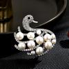 Broche Nuevo Adorable Noble Elegante de Cisne Pin de Perla de Agua Dulce Corsage de Gama Alta Accesorios para Traje Venta al por Mayor