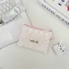 65221 Bolsa de Almacenamiento Acolchada de Rayas Rosas con Borde de Encaje en Forma de Corazón, Neceser para Guardar Papelería Estudiantil y Artículos Varios, Billetera