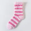 Nuevos Calcetines Cálidos de Coral Fleece para Otoño e Invierno, para Casa, Suelo y Dormir; Calcetines Rayados de Corazón hasta la Pantorrilla para Mujer, Mitad de Felpa