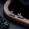 Pendientes de Racimo Completamente Diamantados de Nuevo Estilo Transfronterizos para Hombres, Modernos y Versátiles, Pendientes de Flor de Iris de Alta Gama en Forma de Cruz para Mujeres