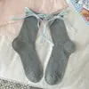 Meias com laço de renda, meias femininas de cano médio, meias finas de algodão para primavera e verão, sem costura, design com babados, estilo coreano e japonês, meias da moda para meninas