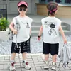 Roupa de Verão para Meninos 2026 Novo Estilo Regata Shorts de Verão Roupas de Verão para Bebês Roupas Infantis