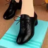 Zapatos de tacón grueso de una sola pieza para mujer, piel suave, 2026, nuevo estilo de otoño, moda versátil, zapatos pequeños de cuero, tacón medio, corte profundo, zapatos de mujer, zapatos para madre
