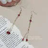 Novos Brincos Longos Vermelhos com Franjas Estilo Chinês Retrô para Mulheres, Design de Nicho, Versáteis para Vestidos Qipao Étnicos de Alta Qualidade