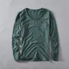 Camiseta de Manga Larga Otoño Cuello en V Algodón Puro Estilo Japonés para Hombre Algodón de Bambú Borde Crudo Lavada Moderna Versátil Transpirable