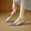 Zapatillas Mule de Tacón Medio con Punta Tejida Dorada de Estilo Francés para Mujer, Zapatillas de Exterior de Nicho Ultramodernas de Verano con Punta Cerrada