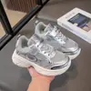 Nuevos zapatos deportivos de primavera y otoño para niños, zapatos tipo dad de malla simple, zapatos infantiles para niñas, zapatos casuales de suela blanda, modernos