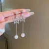 Aretes de Flor de Perla Coreanos para Mujer, Aretes de Lujo Ligero y de Alta Gama, Estilo Nuevo, Moda de Nicho, Aretes Versátiles al por Mayor