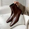 Botas Femininas de Inverno 2026 Estilo Coreano, Salto Bloco Médio, Bico Quadrado Delicado, Elásticas Aderentes à Perna, Salto Baixo Temperamento, Para o Trabalho, Emagrecimento