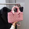 Moda Transfronteiriça Bolsa de Mão Simples Estilo Princesa Diana High-End 2026 Nova Bolsa Feminina Bordada com Lenço Ombro Único Transversal Bolsas