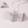Colgante de Cruz 925S con Incrustación de Moissanita, Estilo de Lujo Ligero, Diseño Elegante y de Moda, Joyería Versátil Chapada en Oro de 18K