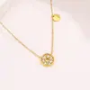 Collar Versátil de Moda Lujo Ligero Sensación de Alta Gama Artículo Popular de Celebridad de Internet Collar de Acero de Titanio Oro de 18 Quilates Collar de Temperamento para Mujer que no se Desvanece