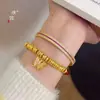 Pulsera de Oro Brillante de 24 Quilates con Tres Filas de Diamantes y Rosa Roja Centelleante, con Acabado de Alta Gama y Diseño de Broche para Mujer, Mismo Estilo que la Tienda de Oro Puzuo