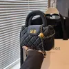 Bolso de mano con cadena romboidal de estilo francés Niche para mujer, nuevo bolso de mano de moda primavera-verano 2024, bandolera pequeña para uso diario.