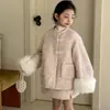 Conjunto de Ropa de Año Nuevo para Niñas Peces Rojos Pequeños 2026 Invierno Nuevo Estilo Chino Nuevo para Niños Conjunto de Dos Piezas de Abrigo de Lana